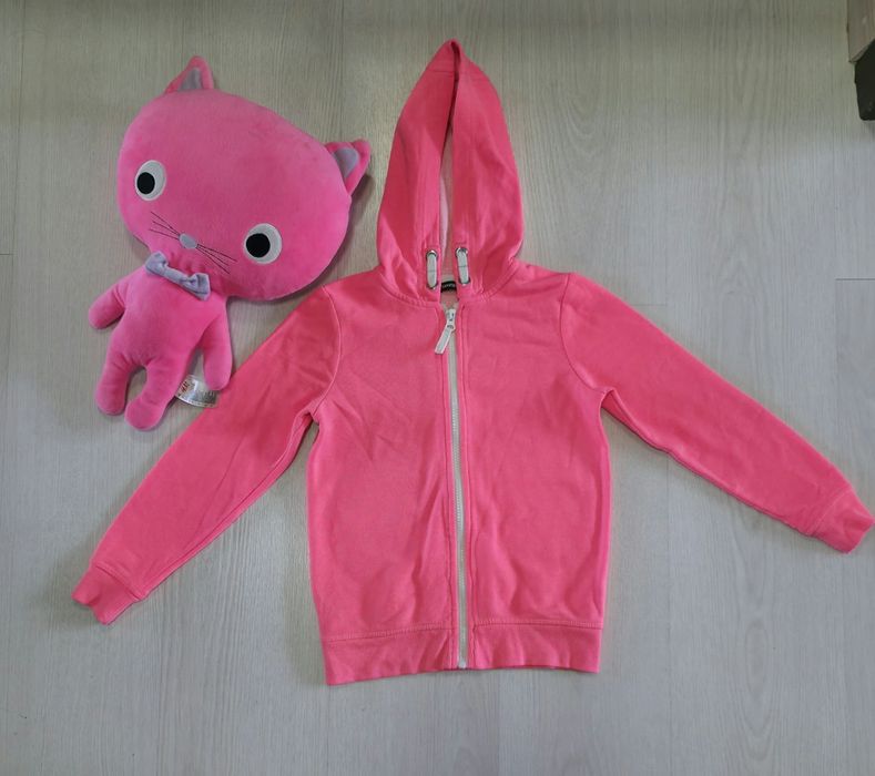 Продам кофту в яскравому кольорі.