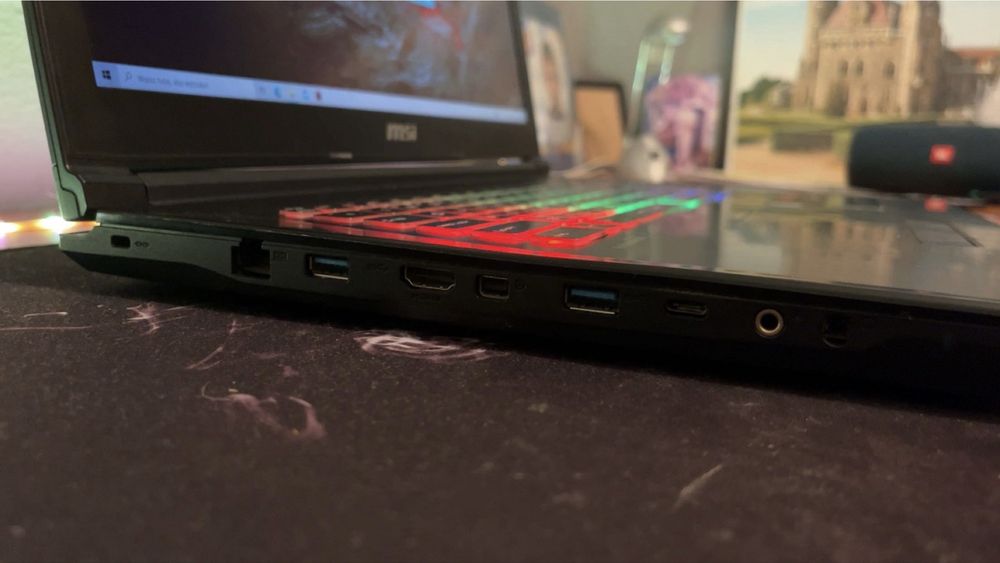 Laptop MSI I7-7000HQ / GeForce 1060 / 16 GB Ram