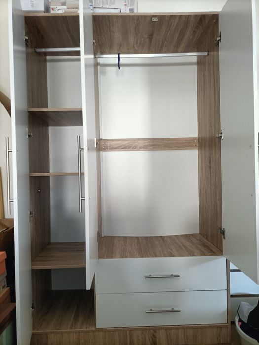 Roupeiro Milan aglomerado de 15 mm acabamento em melamina
