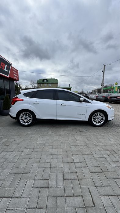 Ford Focus Форд Фокус E-lectric 2012 р 23кВт електро Автомат ЦІЛИЙ