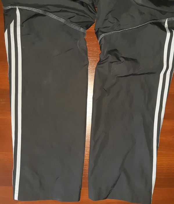 Adidas, czarne z białymi dodatkami, climaproof