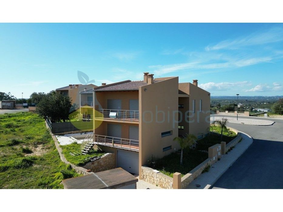 Algoz - Detached house with basement, ground floor and 1st floor, garden and p...