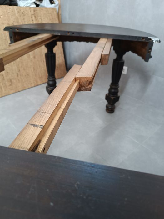 (Promo NATAL) Mesa redonda antiga que abre