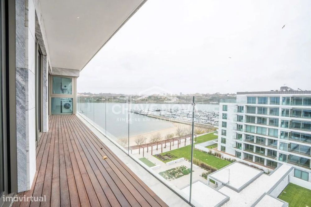 T2 Mobilado para Arrendamento – Último piso, vista rio Vila Nova Gaia