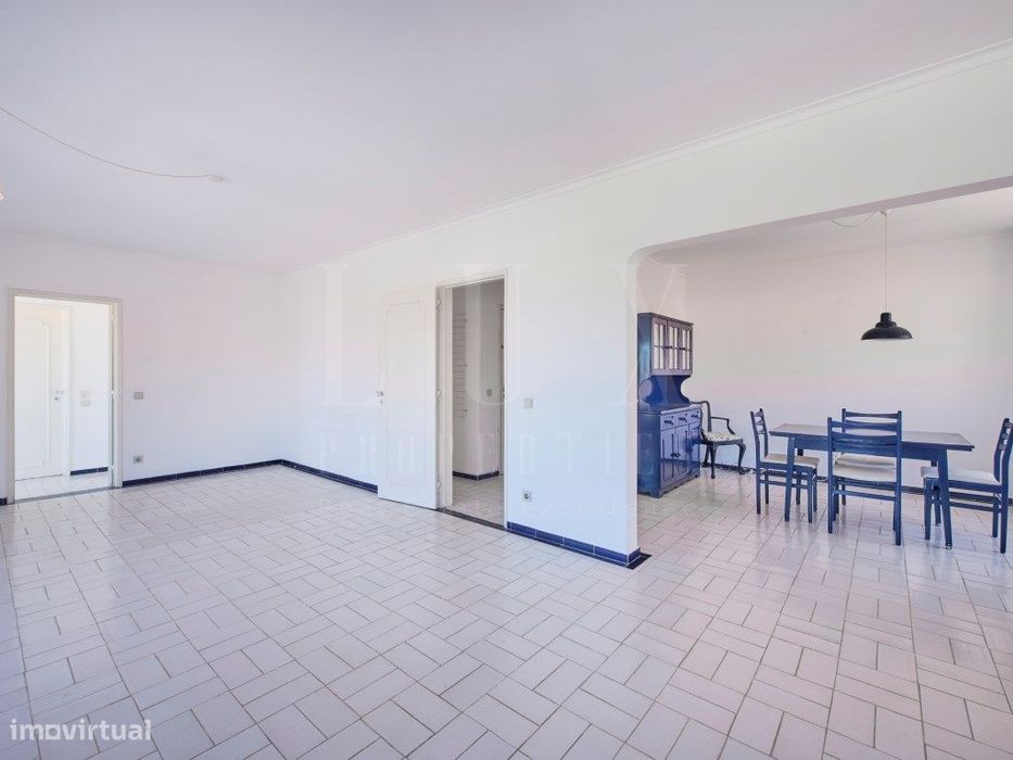 Apartamento T2 Com Vista Mar E Garagem No Centro De Cascais