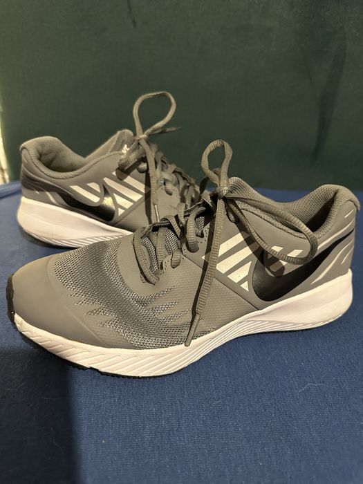 Sportowe buty Nike rozmiar 37,5