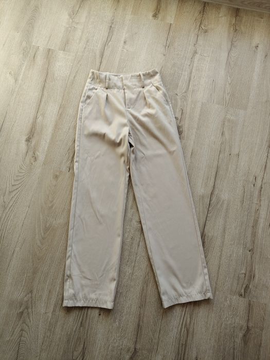 Beżowe szerokie spodnie damskie Bershka relaxed XXS 32