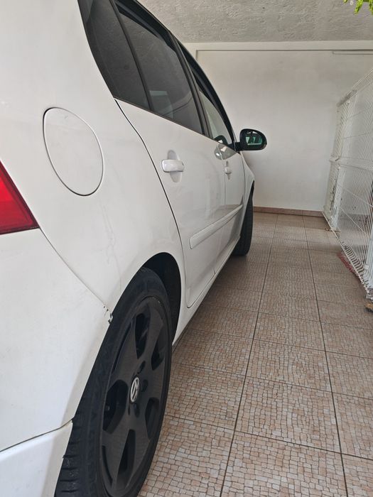 Volkswagen Golf Mk5 1.9TDi PD105 (c/ extras)