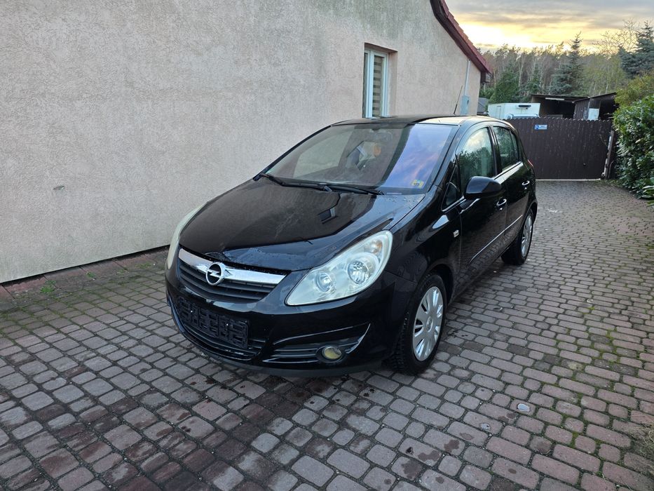 Opel Corsa 1.4 klima tempomat niski przebieg zarejestrowana.