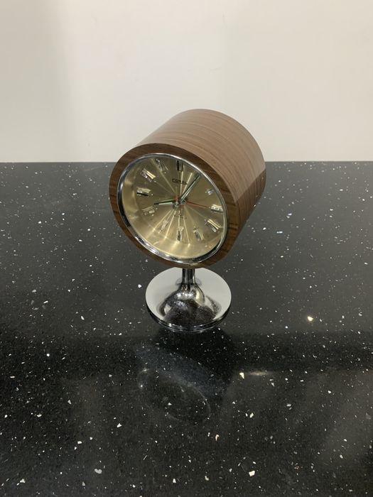 Japoński zegar-budzik Coral w stylu Space Age