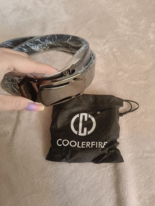 Nowy czarny  skórzany pasek