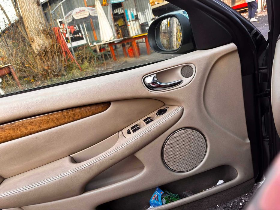 Jaguar X-Type
