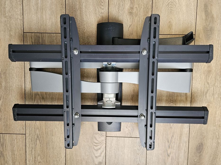 Uchwyt ścienny na TV LCD/LED Vogels EFW 6345 Silver