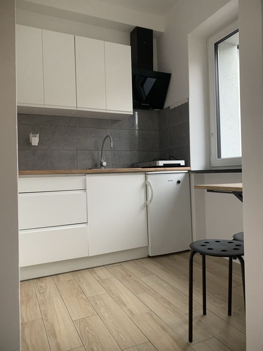 Kawalerka centrum, duży parking.