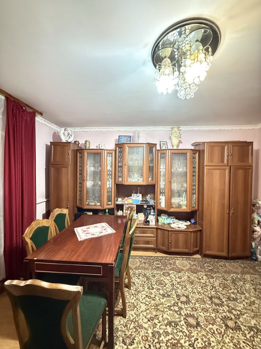 Продаж 335 м² будинку всього за 75 000$ біля Львова.