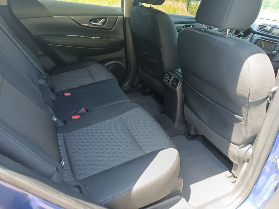 Nissan Rogue SV передній привід