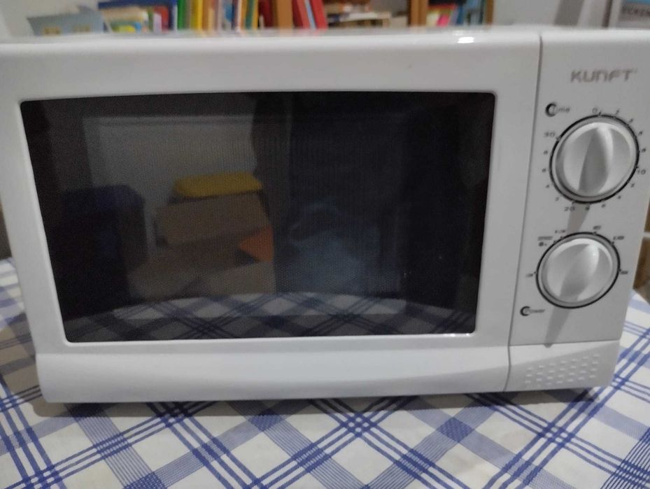 micro-ondas KUNFT branco NOVO de 20L, 700 W