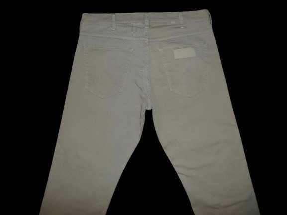 Spodnie dżinsy WRANGLER W32/L34=43,5/109cm jeansy beżowe