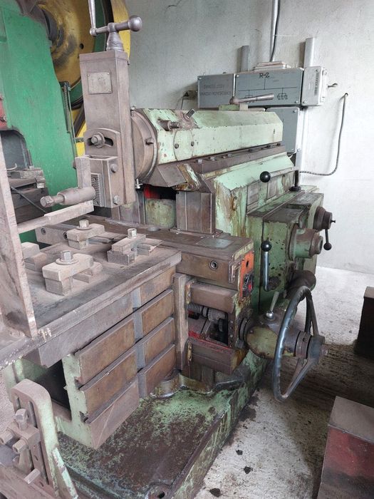 Strugarka do metalu 7e35