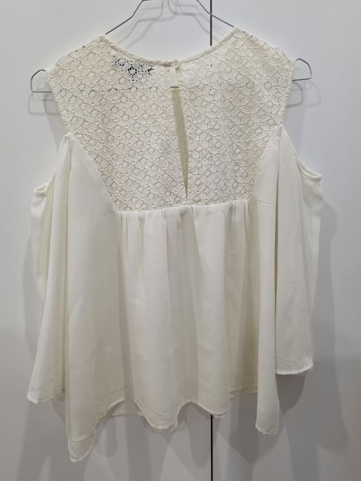 Blusa pérola rendada, sem ombros