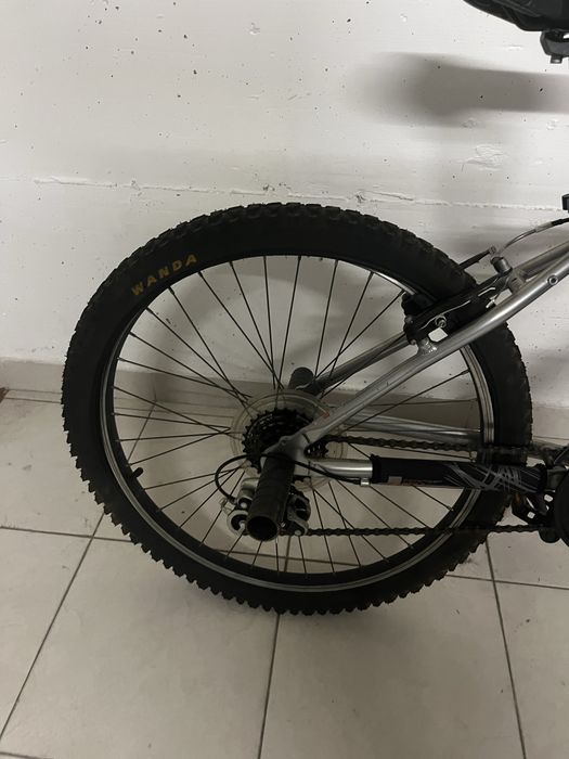 Bicicleta cizenta