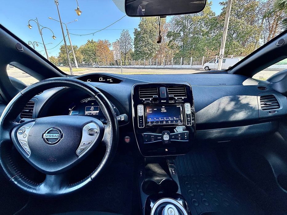 електромобіль Nissan leaf 30квт