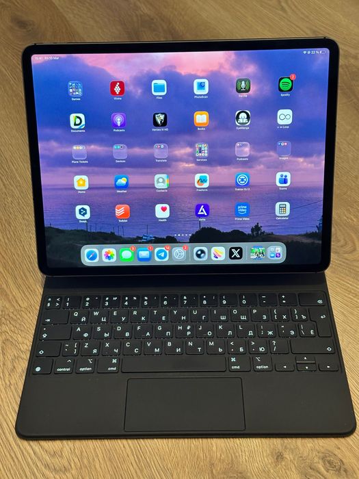 iPad Pro 12.9'' (4th Gen, 2020), 1 TB, Wifi+LTE, Space Gray + extras