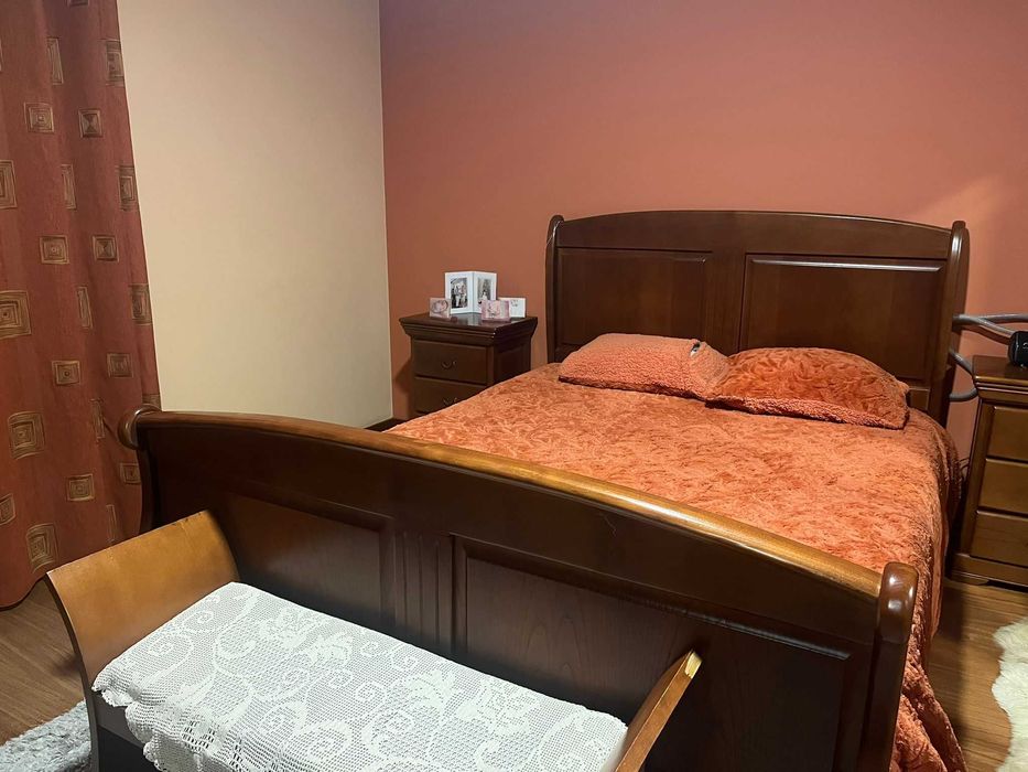 Quarto de casal completo em madeira maciça