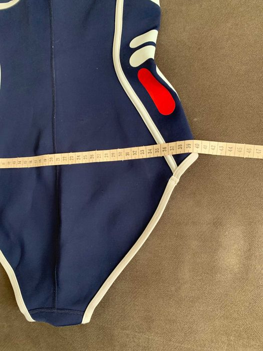 Купальник закрытый FILA Италия. Цвет темно синий р-р 42