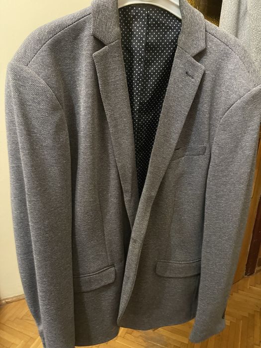 Męska szara marynarka casual. Idealna na świąteczny prezent!