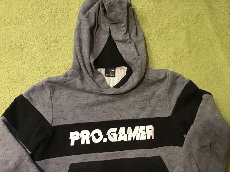 Bluzy rozm. 134-140, chłopięce