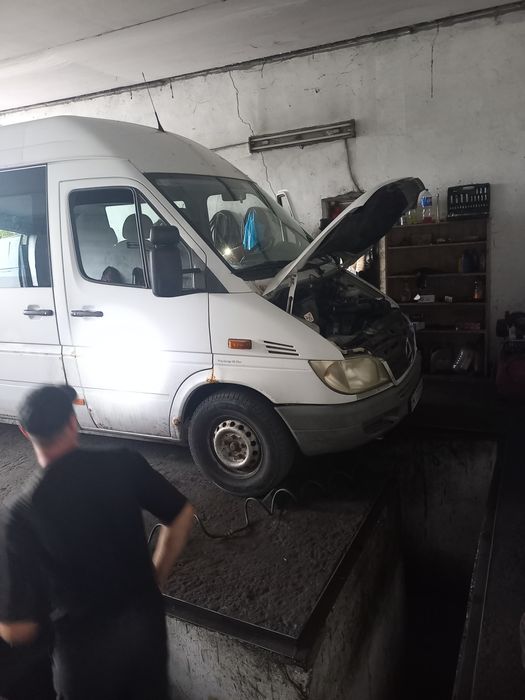 Mercedes Sprinter 313 CDI 8+1.
