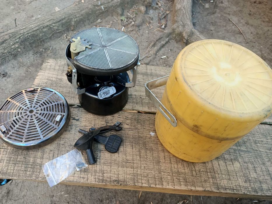 Примус бензиновый, инфракрасный обогреватель.