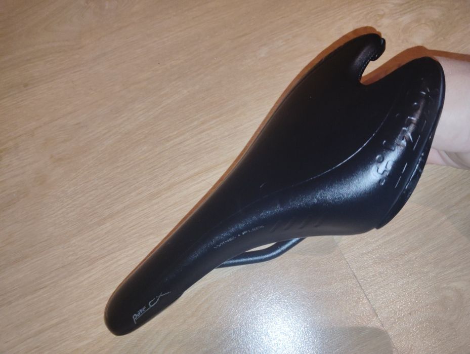 Selim bicicleta Fizik Pave CX