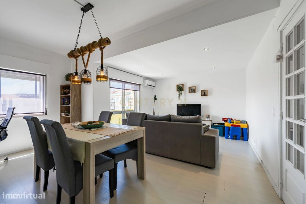 Apartamento T3 em Corroios - Alto do Moinho