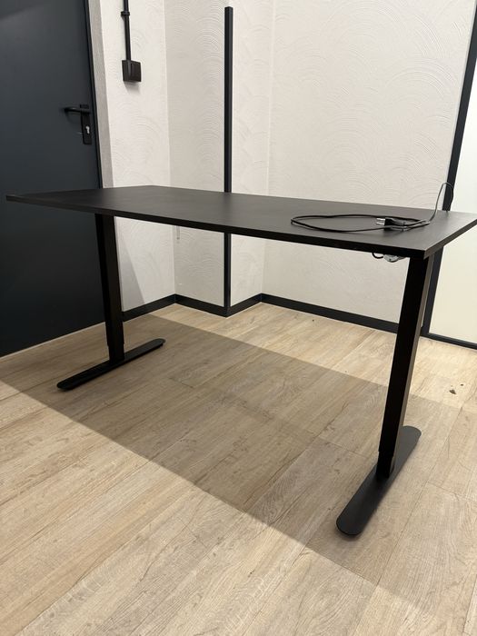 biurko elektryczne z regulacją wysokości