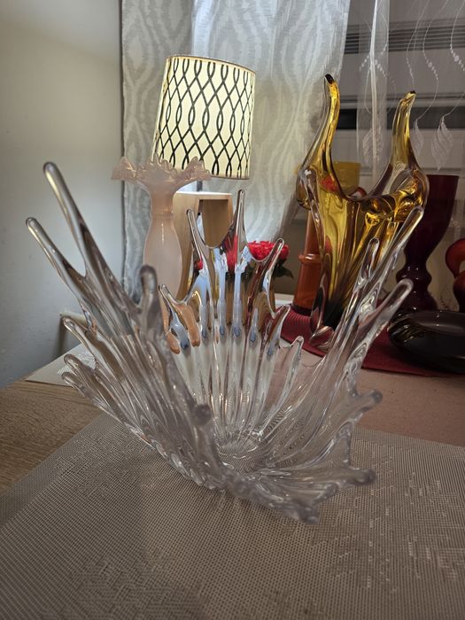 Patera, Waza transparentna , sygnowana, pieknie świeci w uv.