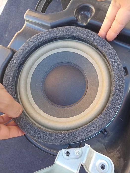 Сабвуфер JBL Toyota sequoia