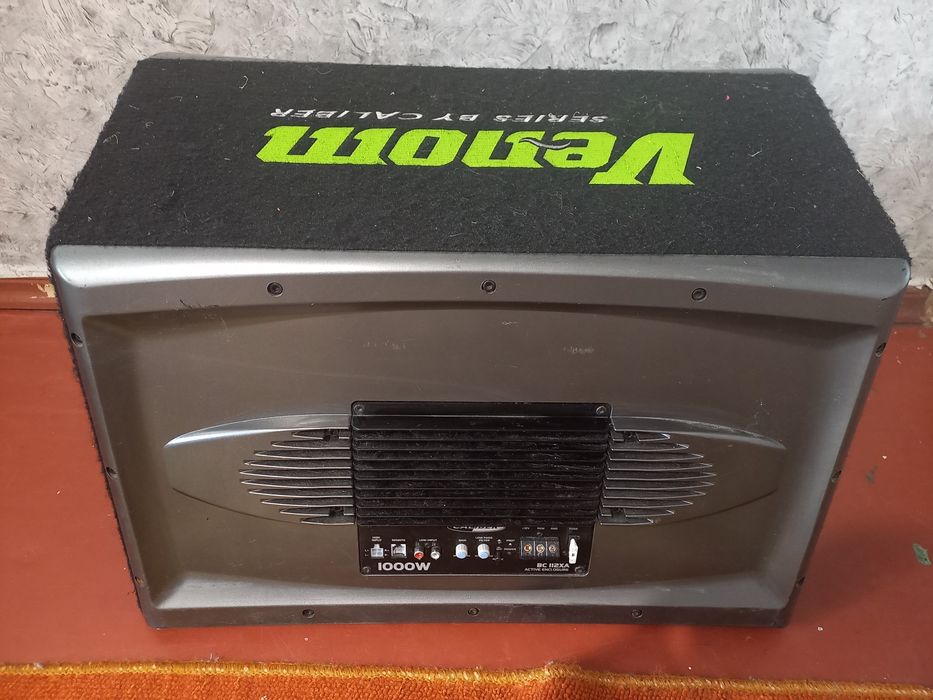 Продам сабвуфер Venom