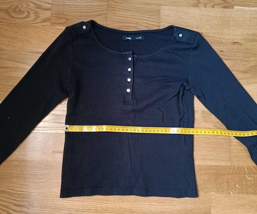Czarna bluzka w prążek Sinsay XS 34 guziki henley basic