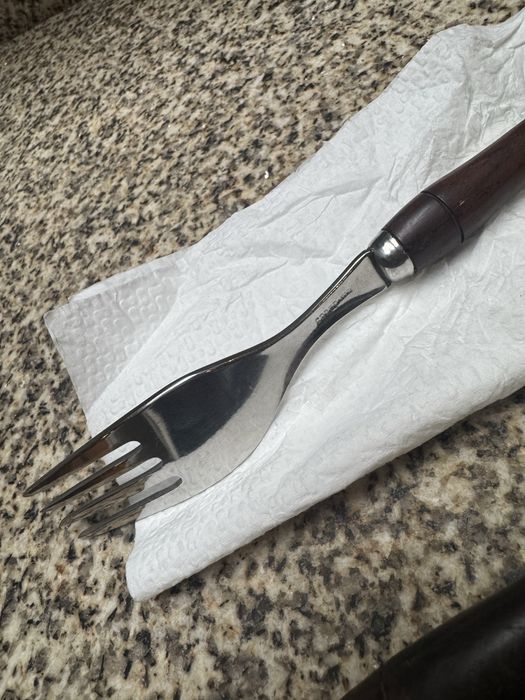 Faqueiro 298 peças com cabo de madeira