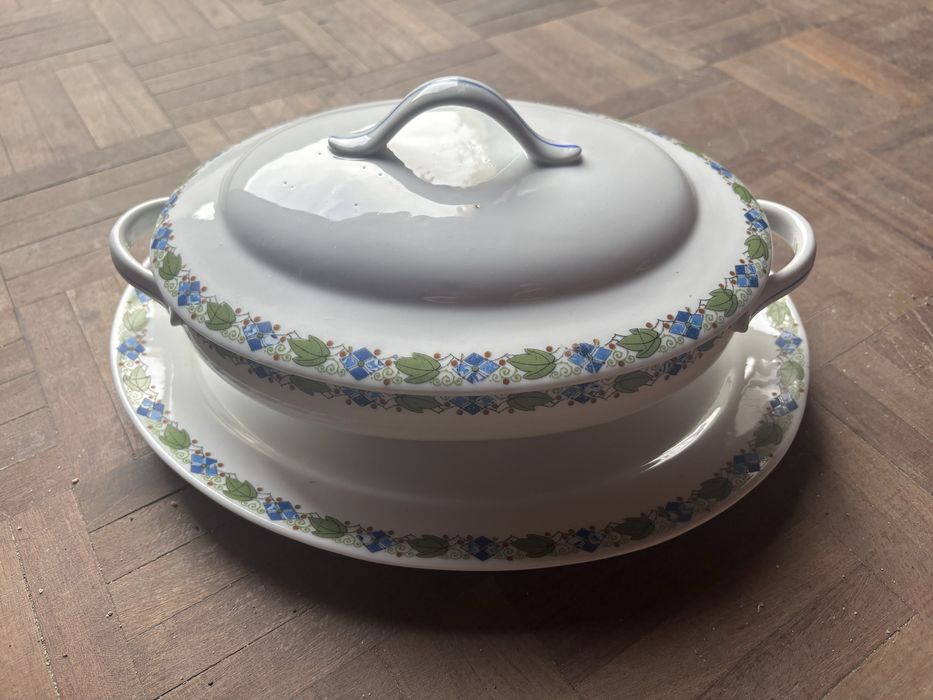 Terrina e travessas antigas Vista Alegre