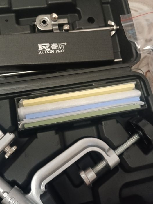 Точилка для ножей Ruixin PRO -009.