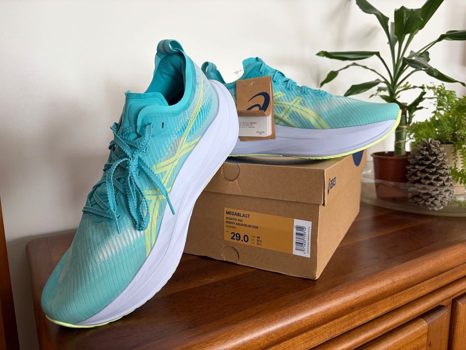 Sapatos de corrida Asics Megablast 46