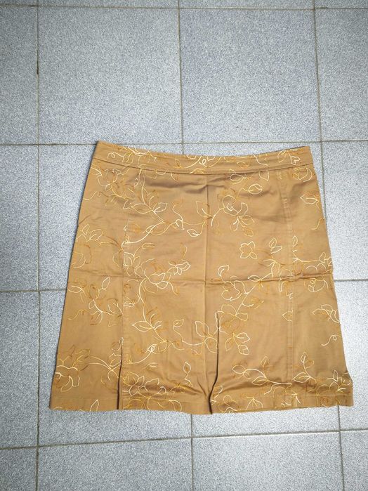 Roupa semi usada