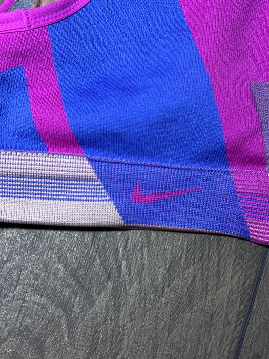 Жіночий спортивний топ Nike dri fit розмір  S