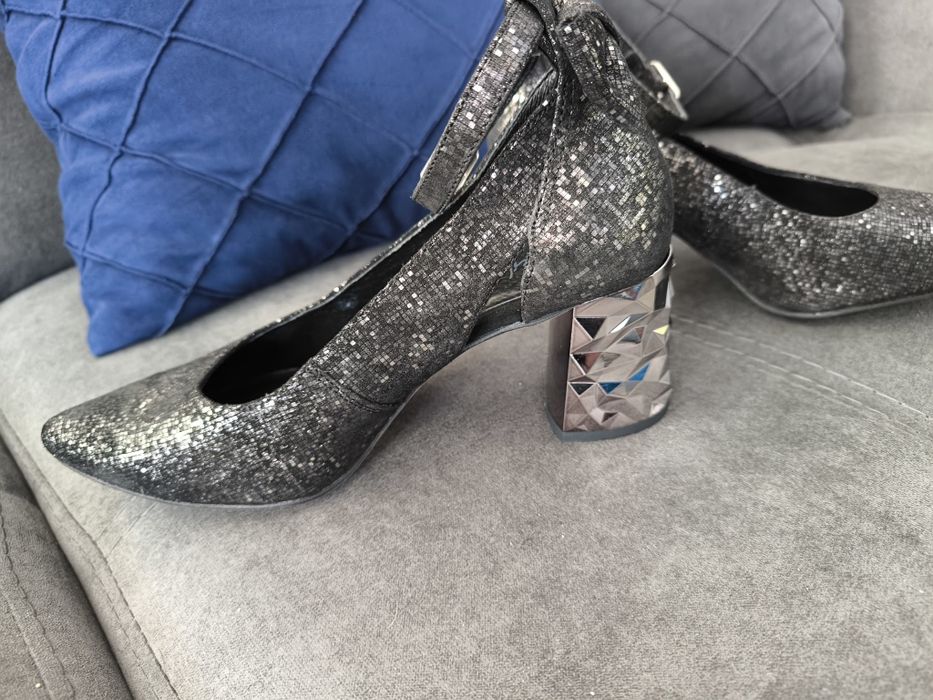 Buty czółenka Maciejka rozmiar 39