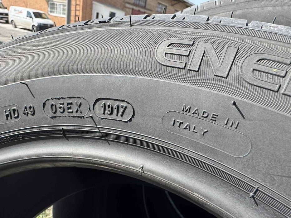 Літні шини Michelin 215/60 R16