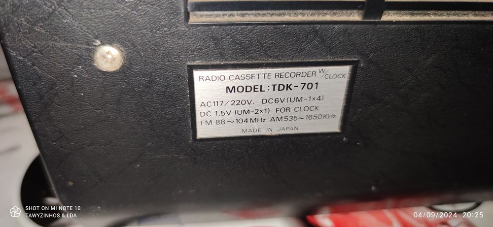 Radio cassete +relógio despertador vintage