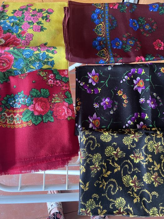 Хустини різнокольорові